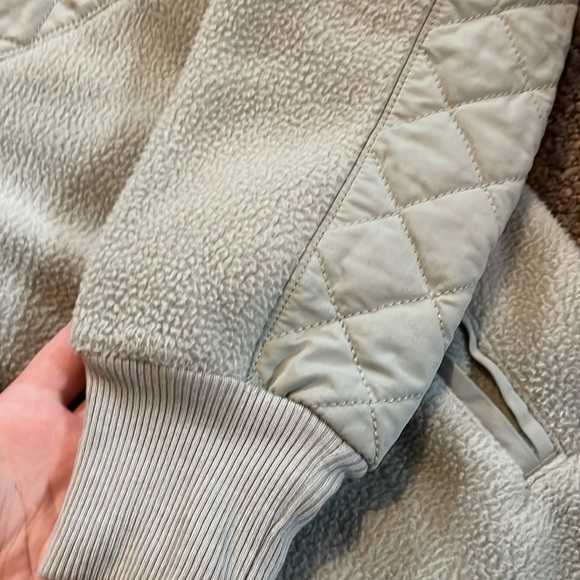 abercrombie and fitch fleece quilted pullover - Picture 3 of 3
